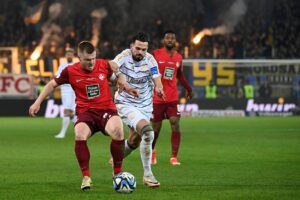 FC Saarbrücken imod Kaiserslautern i semifinalen af DFB Pokal.