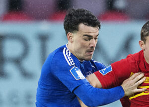 Lyngbys Lucas Lissens og FC Nordsjællands Christian Rasmussen under superligakampen mellem FC Nordsjælland og Lyngby Boldklub på Right To Dream Park i Farum søndag den 18. februar 2024.