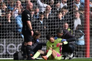 Ederson gik ud med en skade i Manchester Citys kamp mod Nottingham Forest.