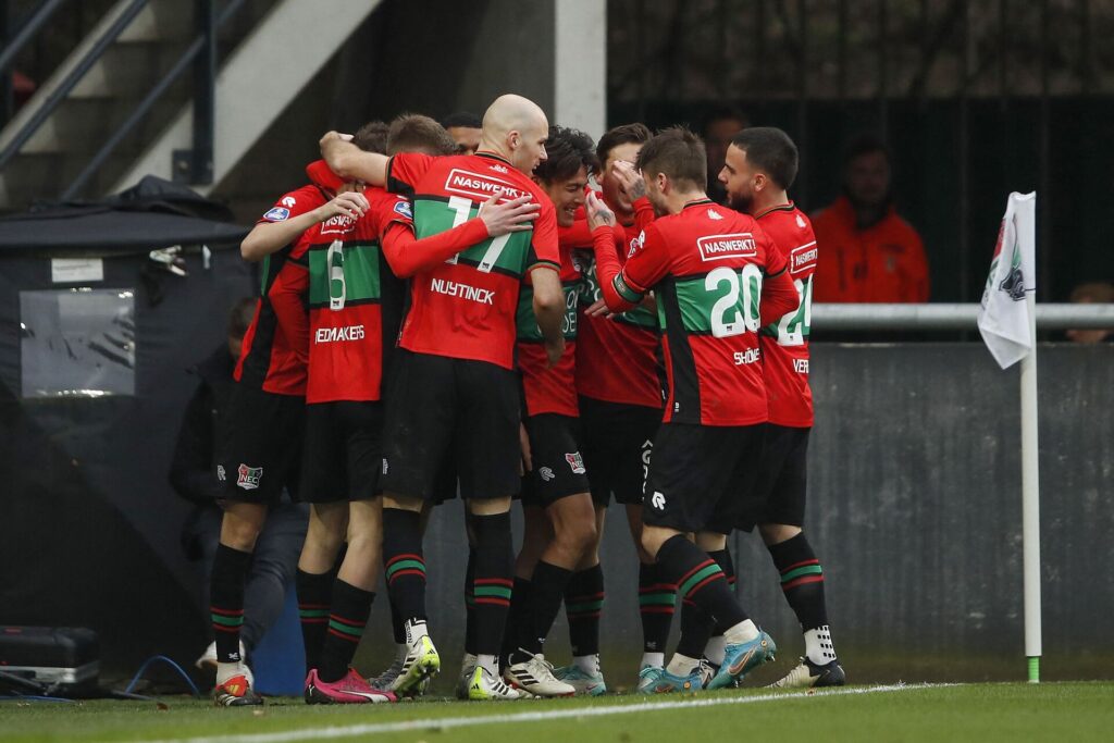 NEC Nijmegen-spillere jubler over en scoring i den Æresdivisionen.