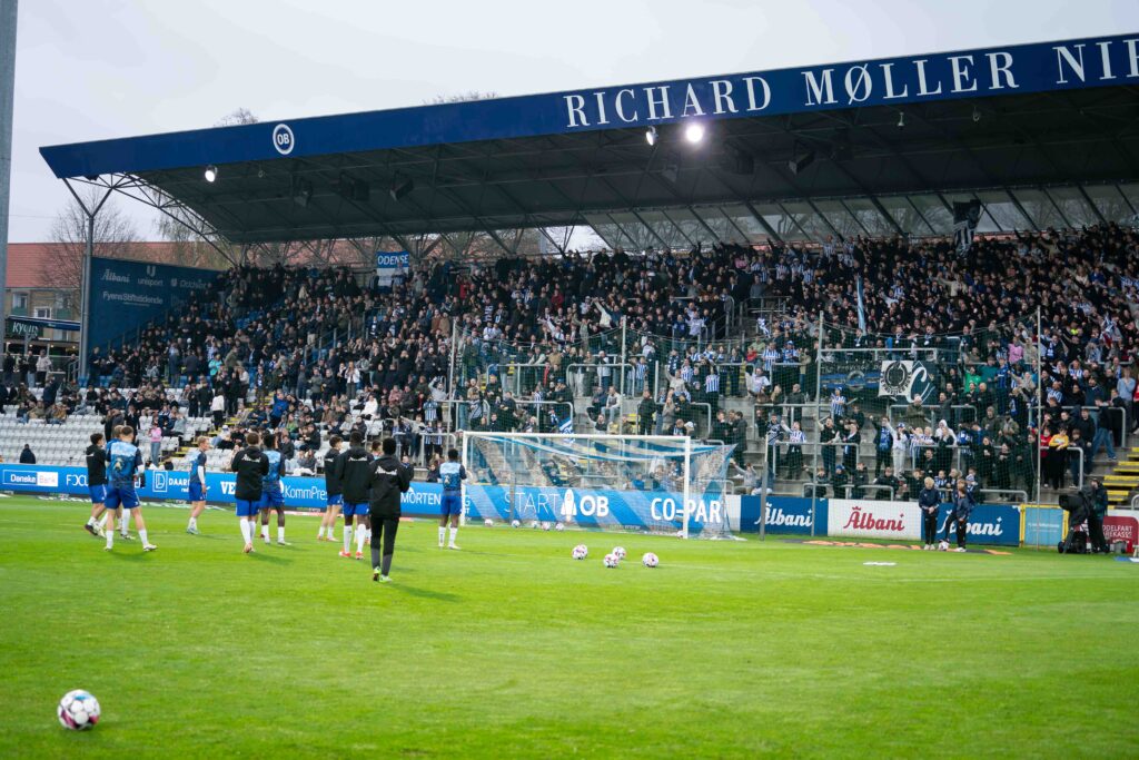 Superliga-kampen mellem OB og Viborg.