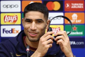 Achraf Hakimi før kampen mod FC Barcelona i Champions League.