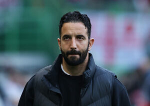 Sporting-træner Ruben Amorim ser bekymret ud.