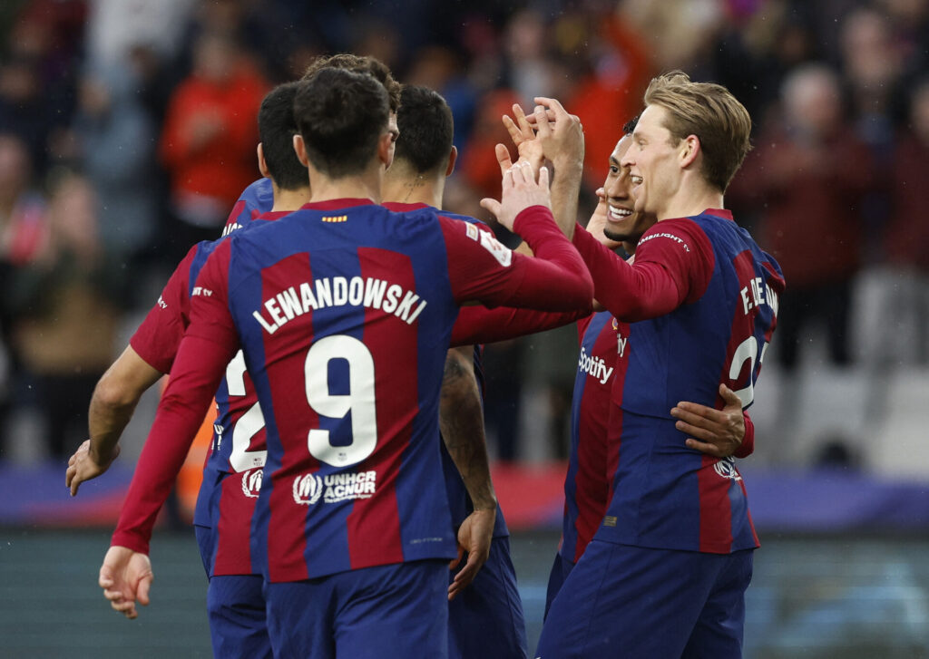 Barcelonas spillere jubler efter en scoring for klubben