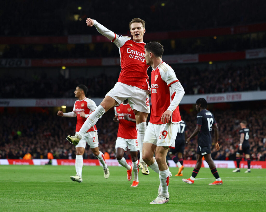 Martin Ødegaard fejrer sin scoring i Premier League-kampen imellem Arsenal og Luton Town.