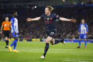 Kevin De Bruyne fejrer sin scoring imod Brighton.