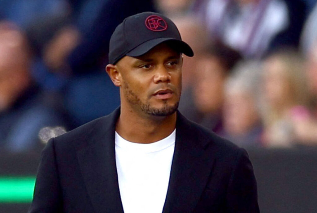 Vincent Kompany på sidelinjen for Burnley