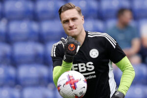 Daniel Iversen i kamp for Leicester City