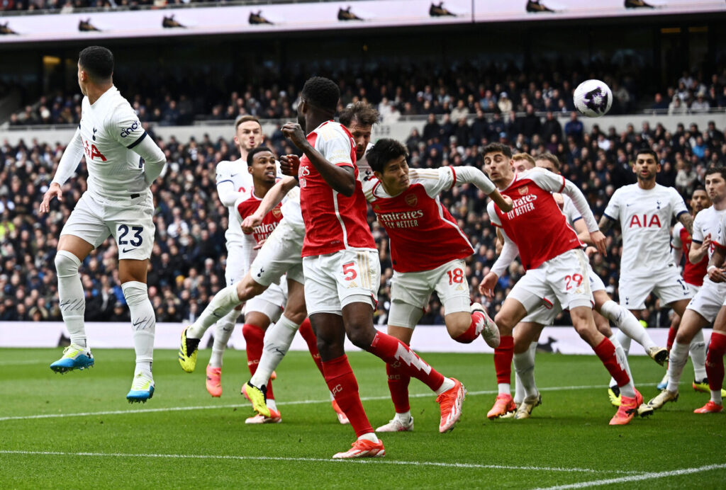 Pierre Emile Hæøjbjerg scorer selvmål mod Arsenal-