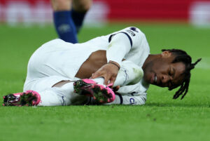 Udogie ømmer sig i kamp for Tottenham Hotspur mod Brentford