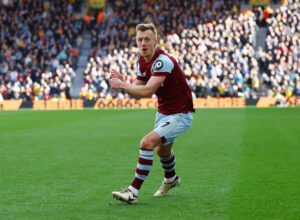 James Ward-Prowse fejrer sin scoring imod Wolves.