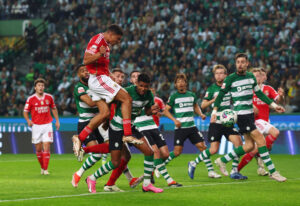 Alexander Bah scorer i Lissabon-derbyet mod Sporting.