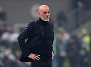Stefano Pioli på AC Milans sidelinjen under kampen mod Inter på San Siro i Serie A.