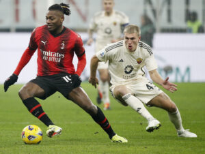 RAsmus Nissen Kristensen kæmper om bolden