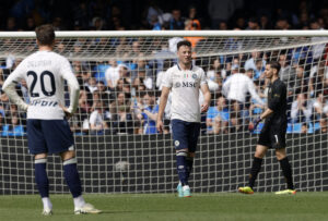 Soccer Football - Serie A - Napoli v Atalanta - Stadio Diego Armando Maradona, Naples, Italy - March 30, 2024 Napoli's Amir Rrahmani looks dejected after Atalanta's Teun Koopmeiners scores their third goal REUTERS/Ciro De Luca