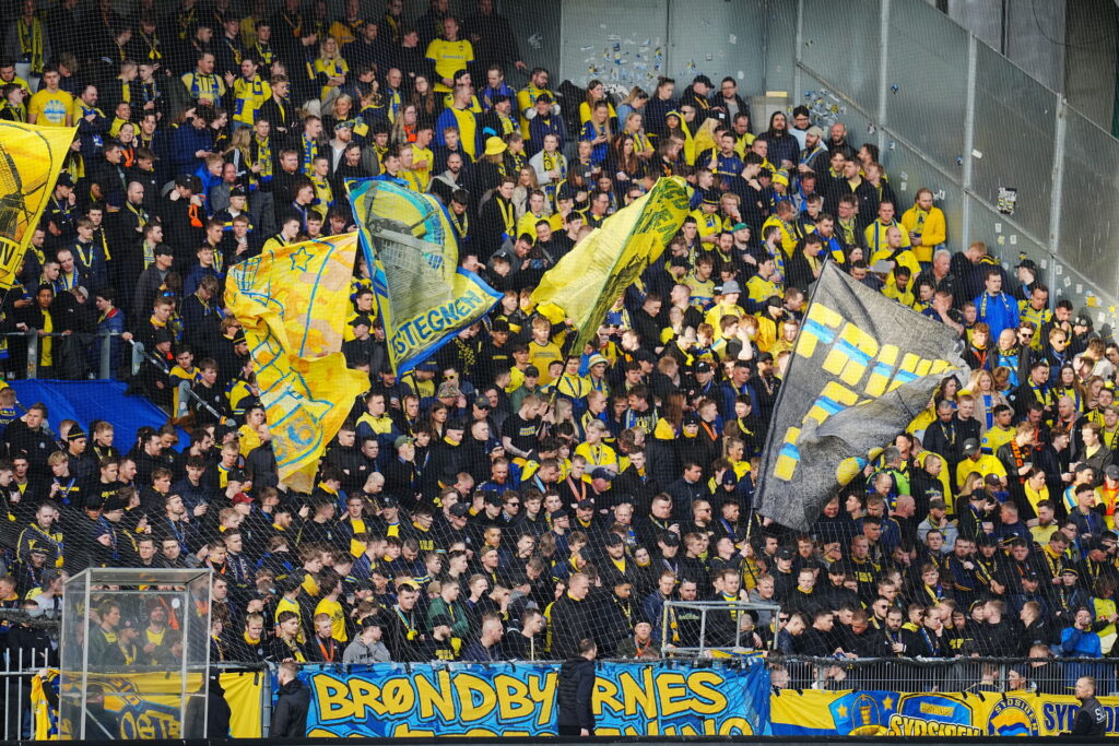 Brøndbys fans under hjemmekampen mod Silkeborg IF.