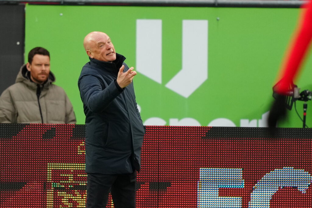AGF's cheftræner, Uwe Rösler, under Superligakampen mod FC Nordsjælland.