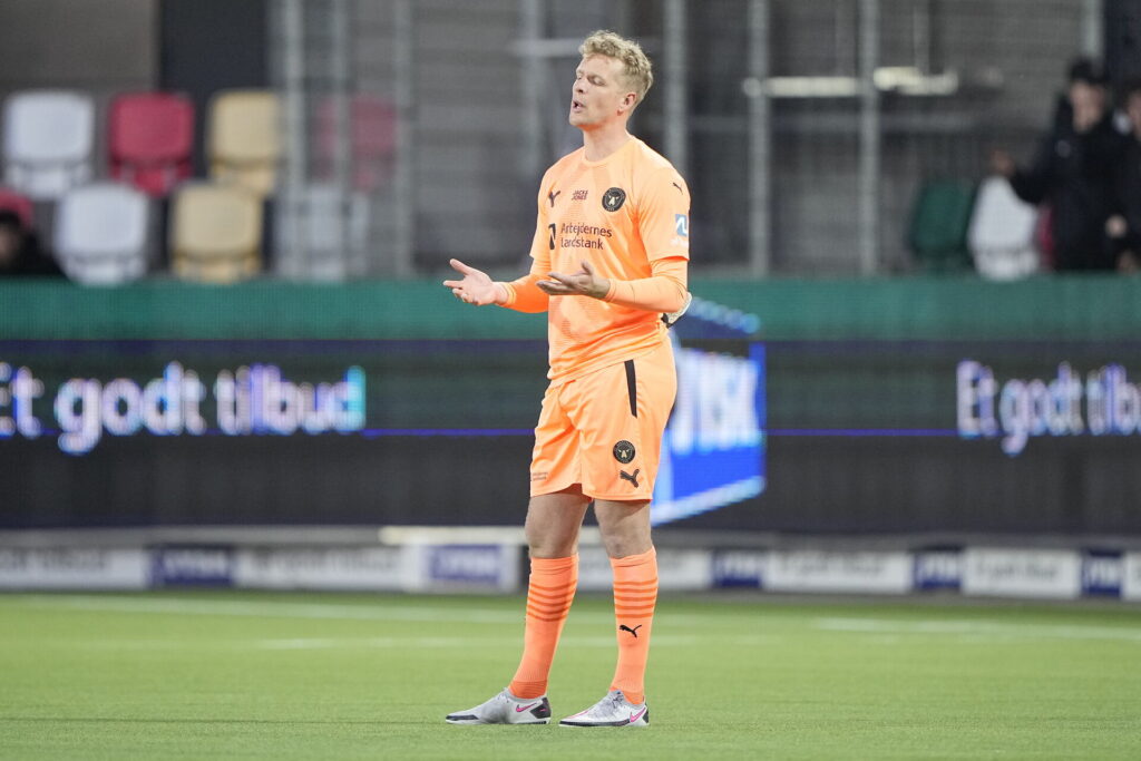 Jonas Lössl i Superliga-kampen imellem FC Midtjylland og Silkeborg IF.