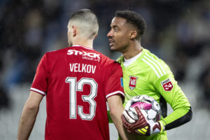 Nathan Trott i kamp for Vejle Boldklub.