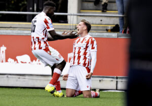 AaB's Kasper Jørgensen har udlignet til 2-2 i NordicBet Ligaen mellem AaB og Hobro IK på Aalborg Portland Park.