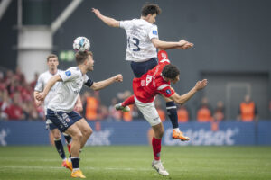 Janni Serra i aktion for AGF mod Silkeborg IF i Oddset Pokalen.