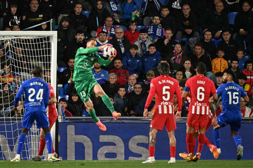 Jan Oblak griber bolden i LaLiga-kampen mellem Atlético Madrid og Getafe.