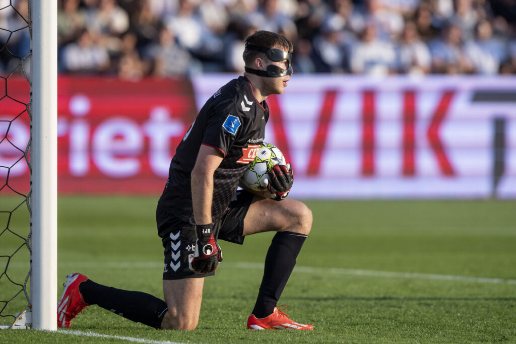 Bailey Peacock-Farrell under kampen mellem AGF og FC København.