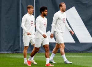Harry Kane og Serge Gnabry under et træningspas i Bayern München.