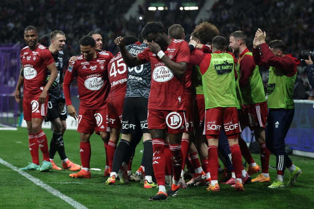 Brest-spillerne fejrer, at de har sikret sig Champions League-kvalifikation.