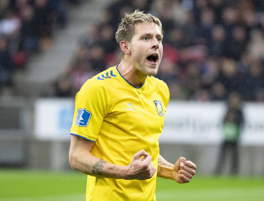 Brøndbys Nicilai Vallys reagerer, efter han har udlignet til 1-1 under superligakampen mellem FC Midtjylland og Brøndby IF på MCH Arena i Herning søndag den 5. maj 2024.