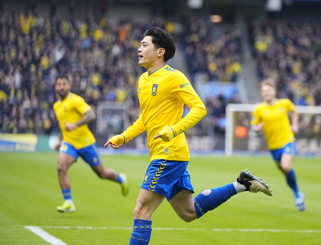 Brøndbys Yuito Suzuki under superligakampen mellem Brøndby IF og FC Midtjylland på Brøndby Stadion søndag den 21. april 2024.