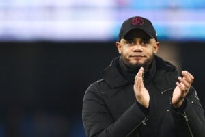 Vincent Kompany takker for kampen efter Burnley mod Manchester City.