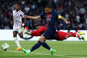 Kylian Mbappé scorer for PSG i Ligue 1 mod Toulouse.