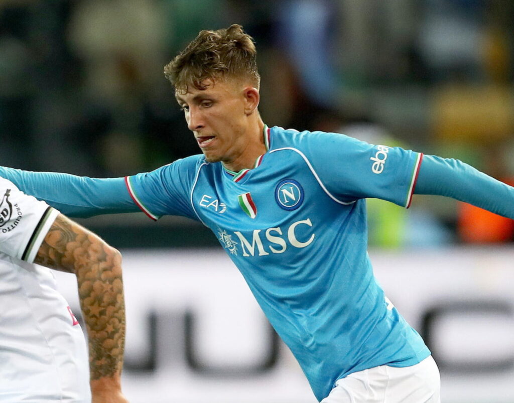 Jesper Lindstrøm i kamp for Napoli i Serie A
