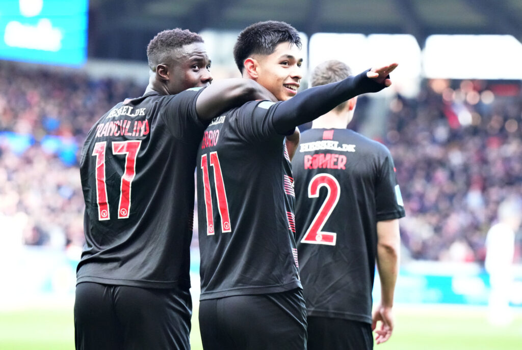 FC Midtjylland-spillerne fejrer Osorios vanvidsscoring mod FCK
