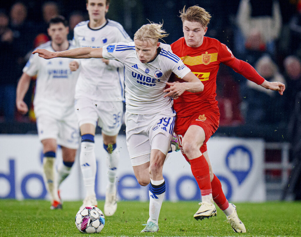 Oscar Højlund i aktion for FCK mod FC Nordsjælland.