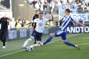 Søren Rieks dribler for Malmö FF