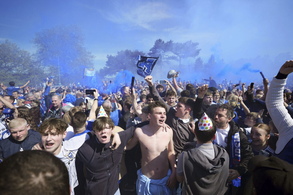 Ipswich' fans på dagen, hvor deres klub rykkede op i Premier League.