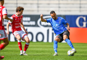 Jacob Trenskow i kamp for Kalmar mod Halmstads i Allsvenskan.