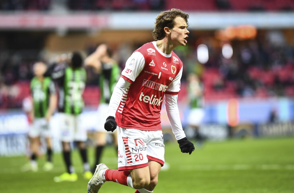 Jacob Trenskow fejrer sin scoring imod GAIS under Allsvenskan-kampen imellem Kalmar FF og GAIS.