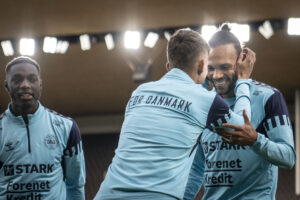 Martin Braithwaite sammen med det danske landshold.