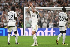 Toni Kroos bliver skiftet ud for sidste gang på Santiago Bernabeu.