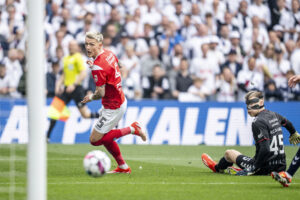 Silkeborg IF's Oliver Sonne scorer i Oddset Pokalfinalen mod AGF i Parken.