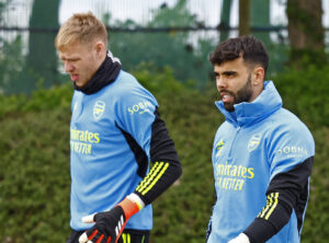 Arsenals to målmænd Aaron Ramsdale og David Raya til træning