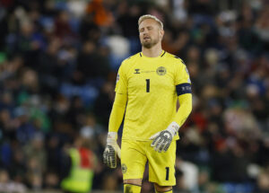 Kasper Schmeichel under EM-kvalifikationskampen mellem Nordirland og Danmark.