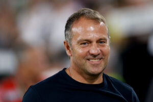 Hansi Flick er yderst tilfreds med tilværelsen.