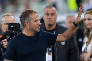 Hansi Flick under en venskabskamp mellem Tyskland og Japan.