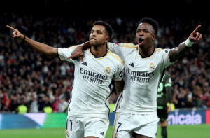 Rodrygo og Vinicius Jr. fejrer scoring for Real Madrid mod Girona i LaLiga.