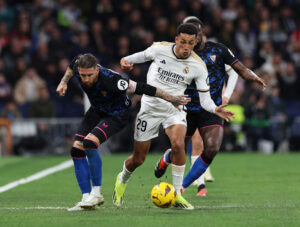 Sergio Ramos i kamp om bolden mod Real Madrid.