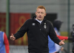 Will Still på sidelinjen for Stade Reims.